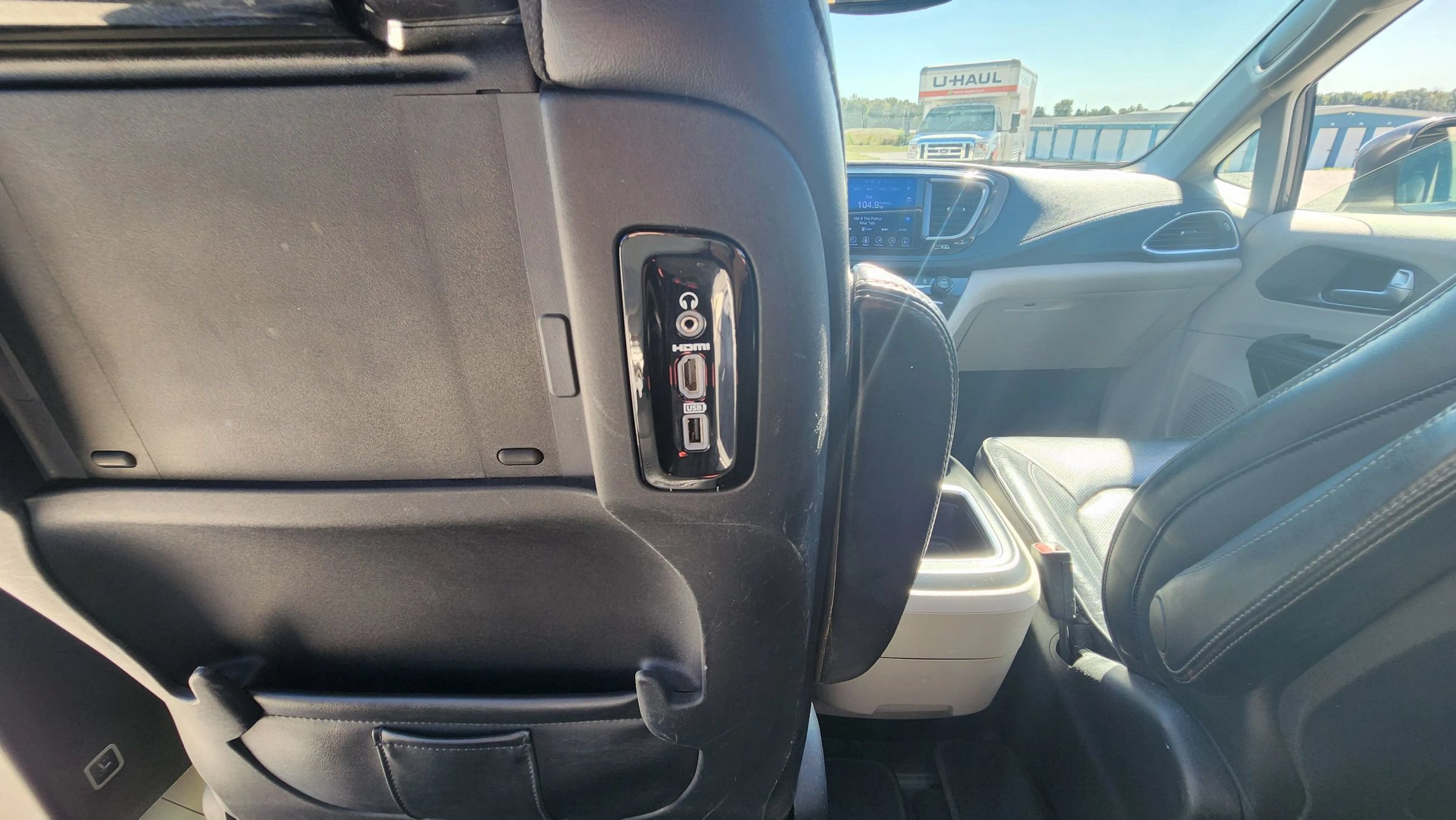 Used 2017 Chrysler Pacifica Limited FWD image 24