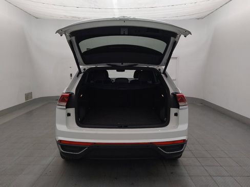 Used 2020 Volkswagen Atlas Cross Sport SE FWD image 29