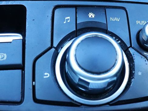 Used 2018 MAZDA MAZDA3 Touring image 53