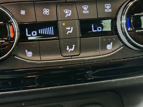 Certified 2020 Buick Encore GX Essence w/ Experience Buick Package image 22