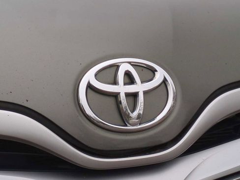 Used 2013 Toyota Venza XLE image 12