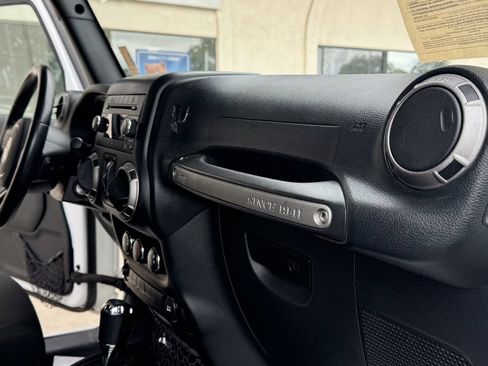 Used 2016 Jeep Wrangler Unlimited Sport w/ Quick Order Package 24S AWD/4WD image 17