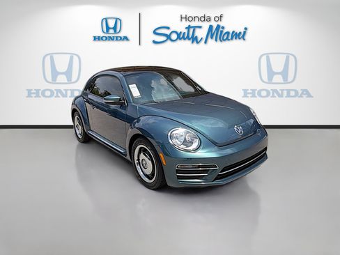 Used 2018 Volkswagen Beetle 2.0T Coast FWD image 1