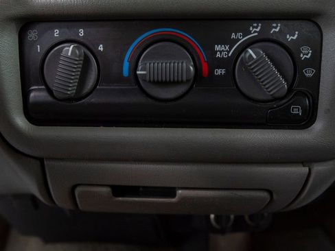 Used 2002 Chevrolet S10 Pickup LS w/ LS Preferred Equipment Group image 24