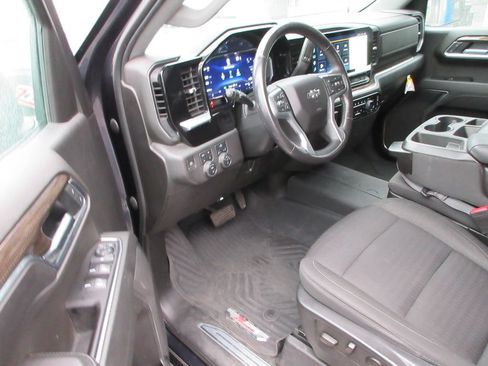 Certified 2022 Chevrolet Silverado 1500 RST AWD/4WD image 15
