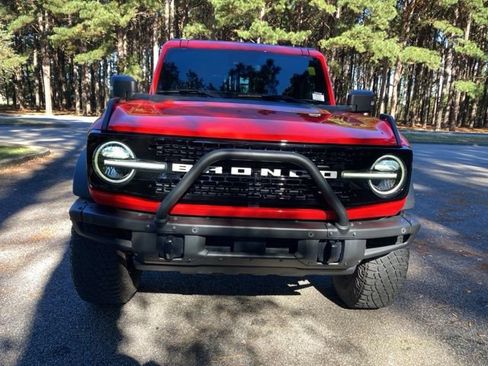 Used 2022 Ford Bronco Wildtrak image 9