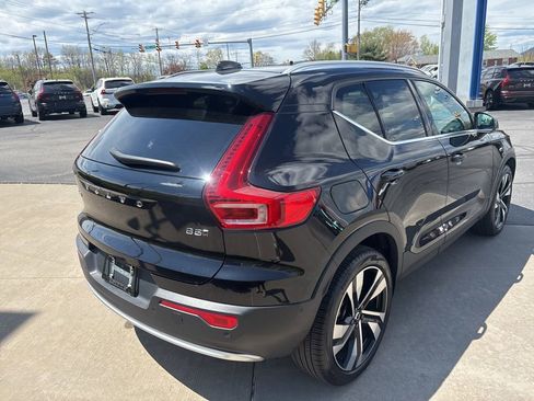 Certified 2023 Volvo XC40 B5 Plus w/ Driver Assist Package AWD/4WD image 6