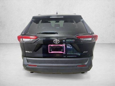 Used 2025 Toyota RAV4 XLE FWD image 4
