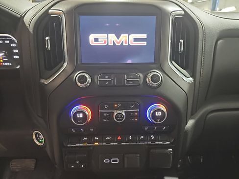 Certified 2022 GMC Sierra 1500 AT4 w/ AT4 Premium Package AWD/4WD image 23