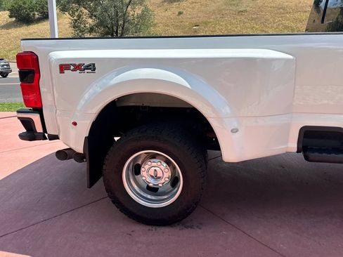 Used 2024 Ford F350 Lariat w/ Lariat Ultimate Package AWD/4WD image 30