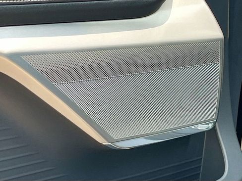 New 2026 Cadillac Vistiq Luxury image 19