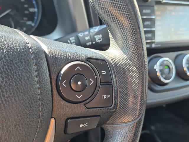 Used 2018 Toyota RAV4 LE w/ All Weather Liner Package AWD/4WD image 24