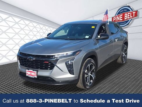 Certified 2024 Chevrolet Trax RS w/ Driver Confidence Package FWD image 1