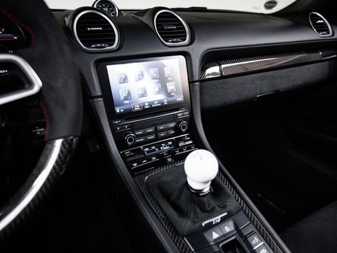 Certified 2022 Porsche 718 Boxster Spyder RWD image 19
