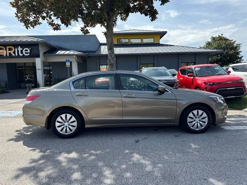 Used 2010 Honda Accord LX image 8
