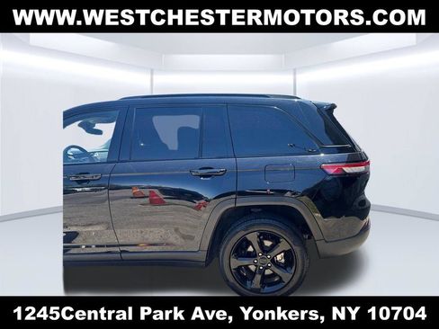Used 2023 Jeep Grand Cherokee Limited w/ Luxury Tech Group II AWD/4WD image 10
