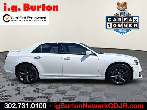 Used 2023 Chrysler 300 S w/ Comfort Group RWD image 7
