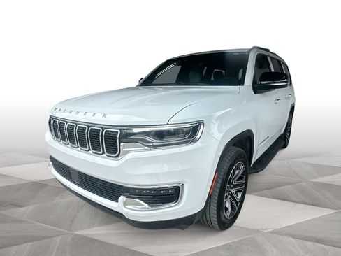 Used 2025 Jeep Wagoneer 4WD w/ Premium Group I image 4