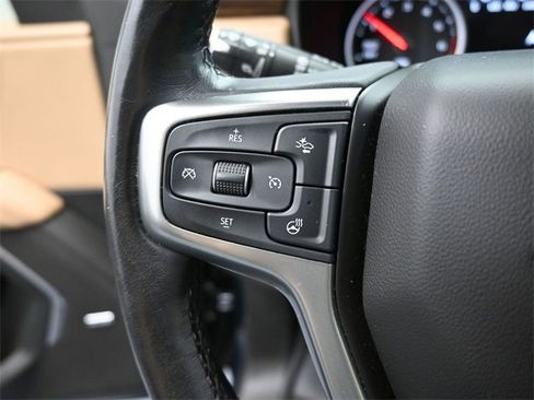 Used 2021 Chevrolet Suburban Premier w/ Premium Package image 6