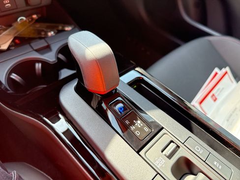 Certified 2025 Toyota Prius Plug-In Hybrid image 22