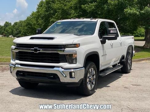 Used 2025 Chevrolet Silverado 2500 LT w/ All Star Edition AWD/4WD image 3