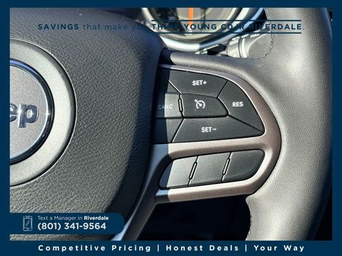 Used 2021 Jeep Cherokee Latitude Lux w/ Comfort/Convenience Group image 17