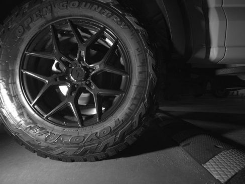 Used 2023 Ford F150 Raptor w/ Raptor Carbon Fiber Package AWD/4WD image 12