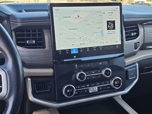 Used 2024 Ford Expedition Max Limited image 9