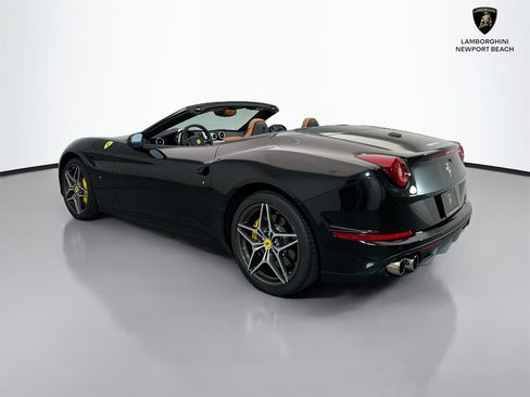 Used 2015 Ferrari California T RWD image 24
