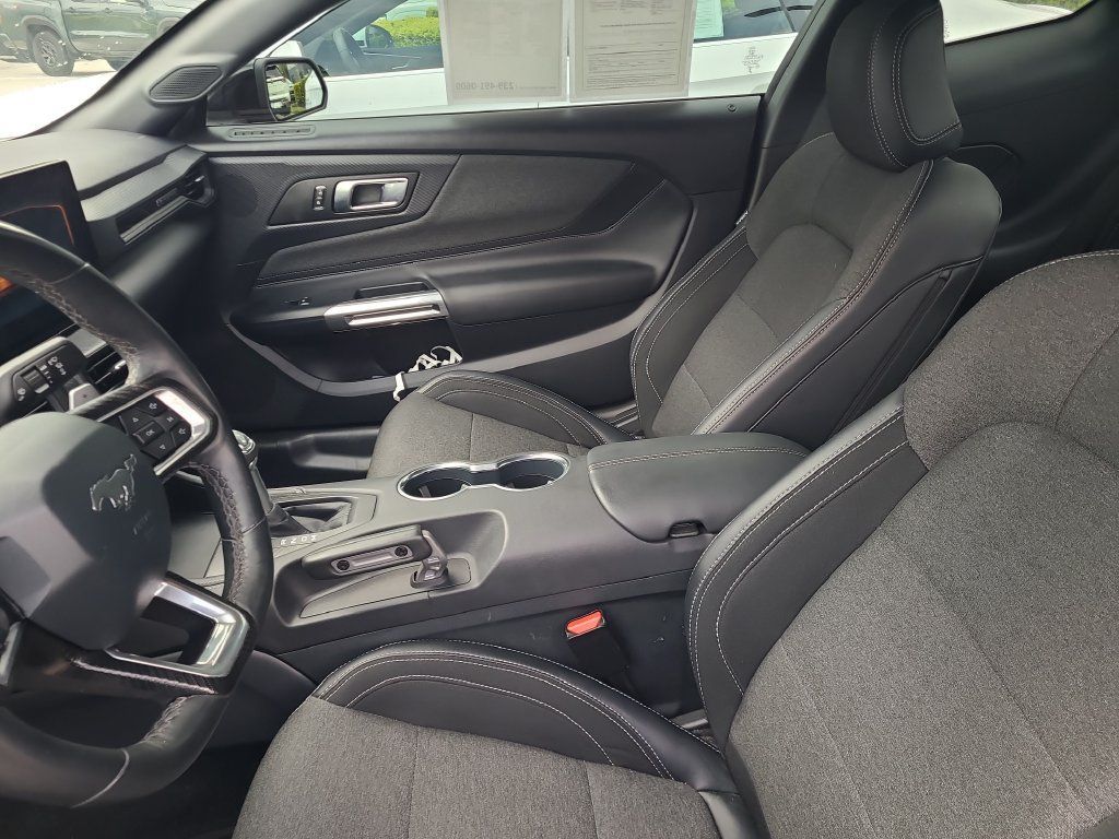 Used 2025 Ford Mustang GT w/ GT Performance Package RWD image 12