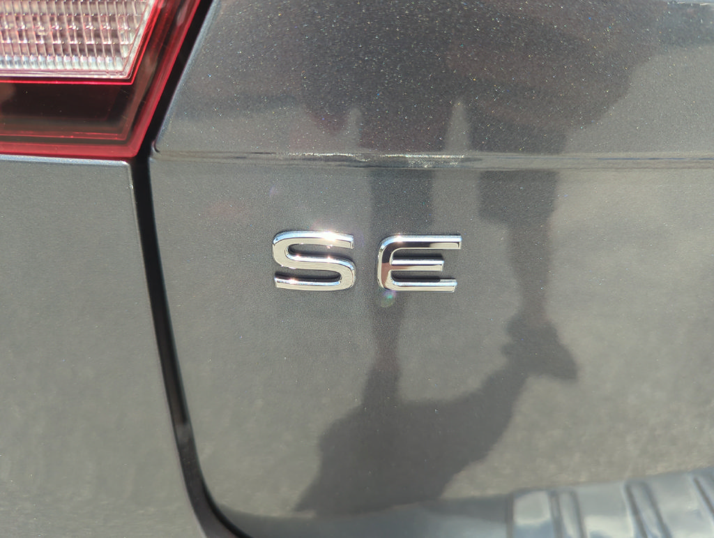 Used 2022 Volkswagen Tiguan SE FWD image 21
