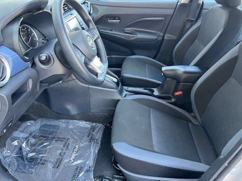 Used 2025 Nissan Versa SV FWD image 29