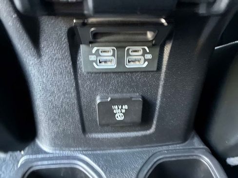 Used 2021 Jeep Gladiator Overland w/ Popular Equipment Package AWD/4WD image 16