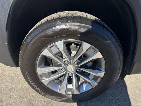 Used 2025 Chevrolet Equinox LT image 30