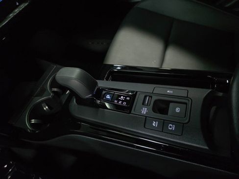 Used 2024 Toyota Prius XLE image 29