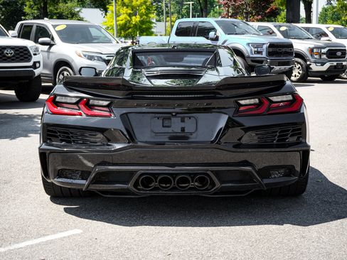 Used 2024 Chevrolet Corvette Z06 RWD image 9