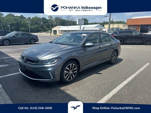 Used 2025 Volkswagen Jetta SE w/ Sunroof Package FWD image 1