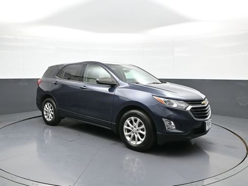 Used 2019 Chevrolet Equinox LS FWD image 4