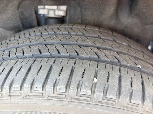 Used 2023 Jeep Grand Cherokee L Altitude AWD/4WD image 25