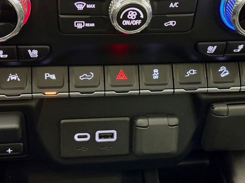 Used 2021 GMC Sierra 1500 Denali w/ Driver Alert Package II image 41