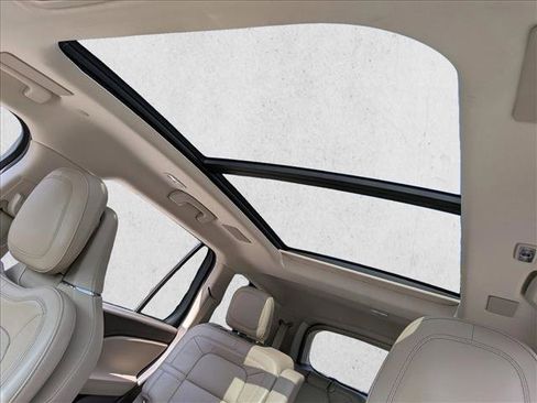 Used 2020 Lincoln Aviator Reserve w/ Equipment Group 202A image 15