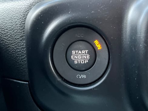 Used 2019 Jeep Wrangler Sport image 23