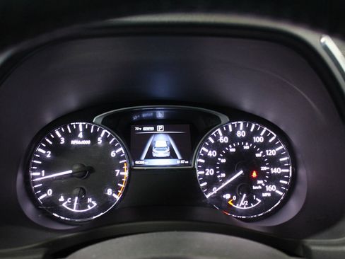 Used 2019 Nissan Pathfinder SL image 20