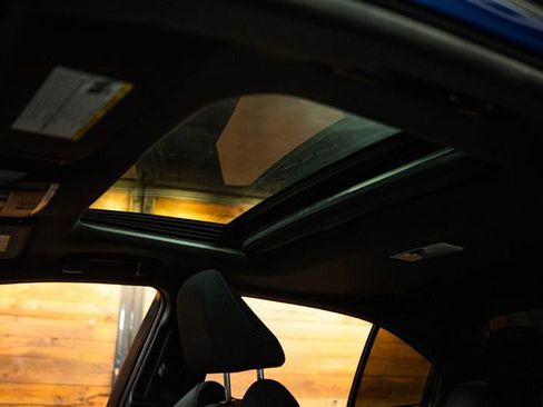 Used 2020 Toyota Corolla SE w/ SE Premium Package image 23