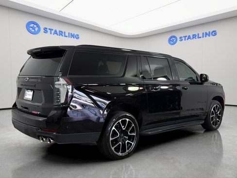 Used 2025 Chevrolet Suburban RST w/ Comfort Package RWD image 9