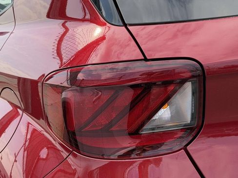 Certified 2023 Hyundai Venue Limited w/ Cargo Package FWD image 11