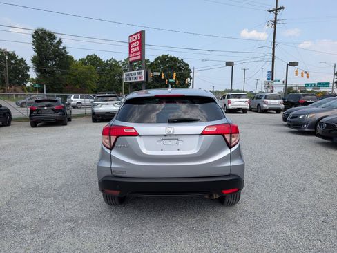 Used 2017 Honda HR-V EX image 8