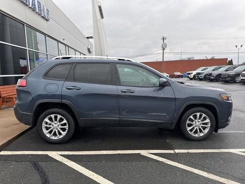 Used 2021 Jeep Cherokee Latitude image 4