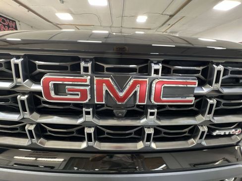 New 2025 GMC Canyon AT4 w/ Nightfall Edition image 32