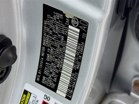 Used 2015 Toyota Corolla LE image 23